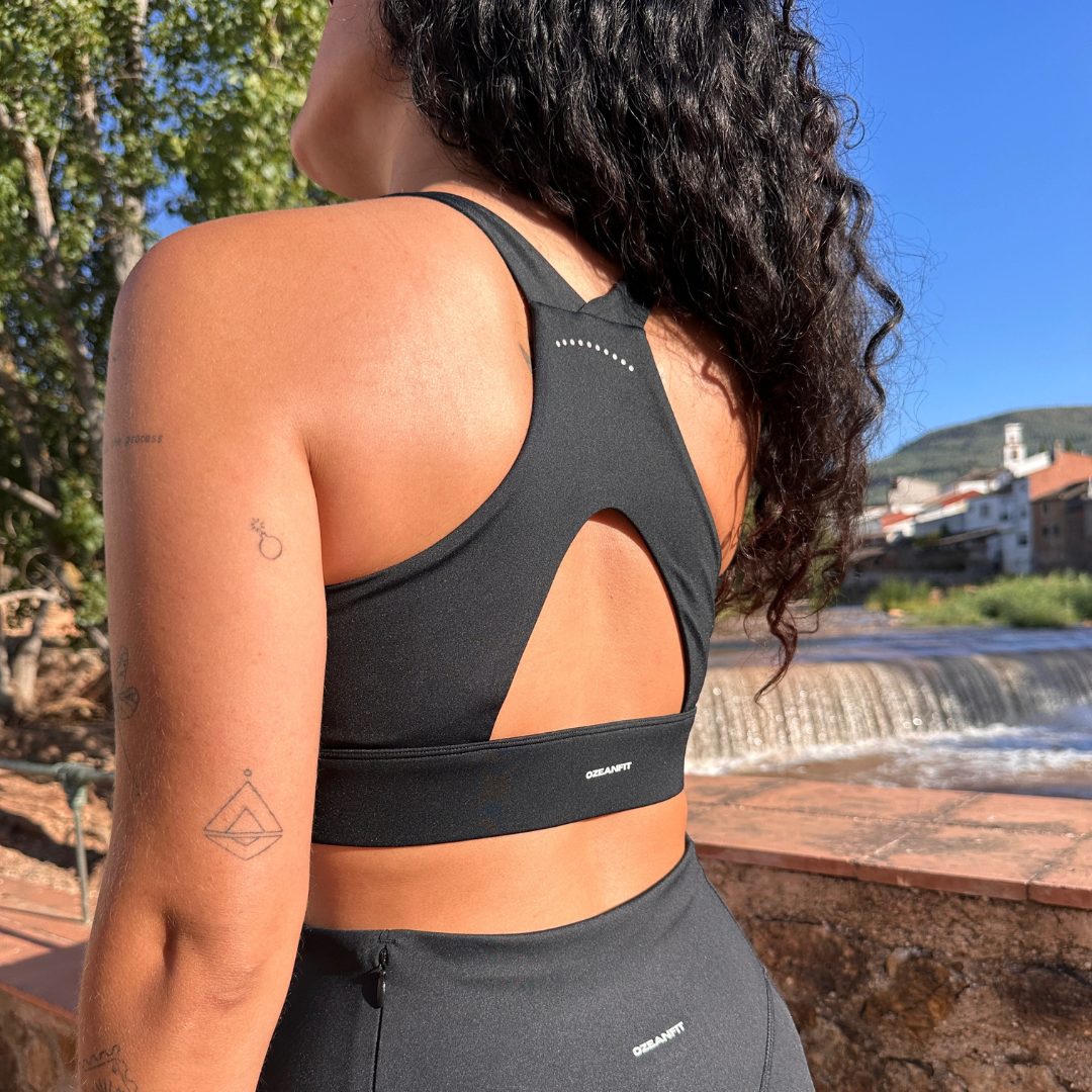 TOP DEPORTIVO BLACK CORE